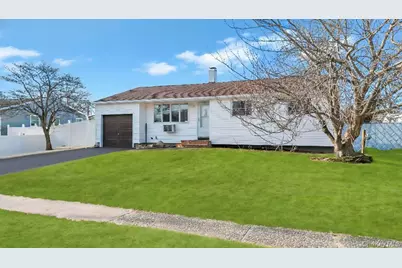90 Selden Boulevard, Centereach, NY 11720 - Photo 2