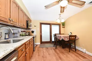 255 Brookside Ct, Copiague, NY 11726 - Photo 10