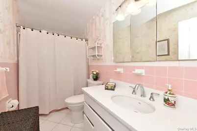 255 Brookside Court, Copiague, NY 11726 - Photo 18