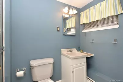 255 Brookside Court, Copiague, NY 11726 - Photo 24