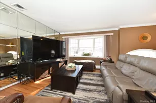 255 Brookside Ct, Copiague, NY 11726 - Photo 6