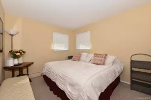 255 Brookside Ct, Copiague, NY 11726 - Photo 16