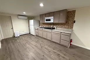 78 Division St, Holtsville, NY 11742 - Photo 16