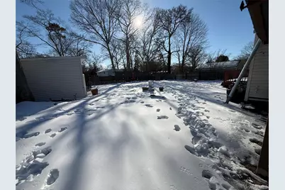 78 Division Street, Holtsville, NY 11742 - Photo 20