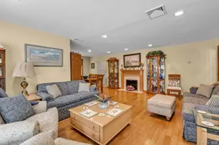 39 Hillturn Ln, Roslyn Heights, NY 11577 - Photo 4