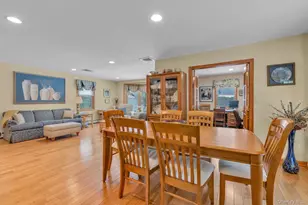 39 Hillturn Ln, Roslyn Heights, NY 11577 - Photo 6