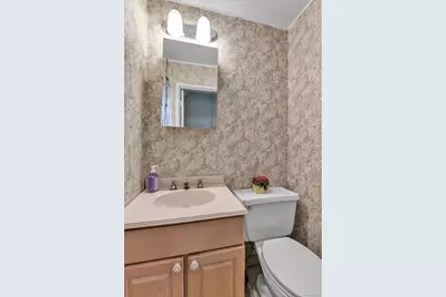 39 Hillturn Lane, Roslyn Heights, NY 11577 - Photo 16