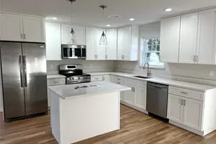 20 10th St, Ronkonkoma, NY 11779 - Photo 2