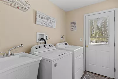 93 Saint Marys Drive, Jamesport, NY 11947 - Photo 16