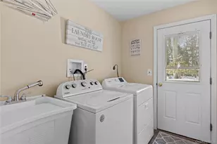 93 St Marys Dr, Jamesport, NY 11947 - Photo 16