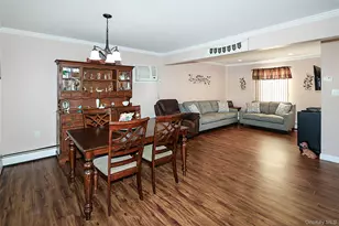 70 Corncrib Ln, Levittown, NY 11756 - Photo 4