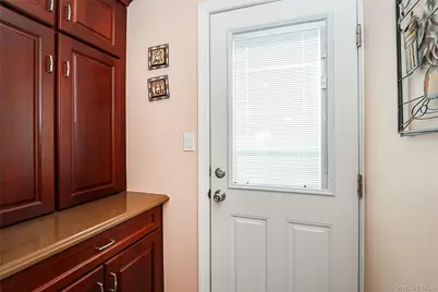 70 Corncrib Lane, Levittown, NY 11756 - Photo 14