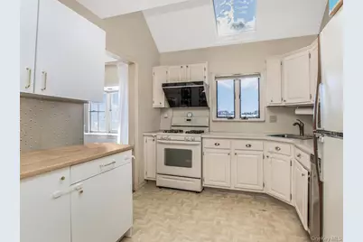 8 Montrose Road, Yonkers, NY 10710 - Photo 10