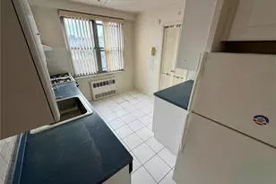 70-25 Yellowstone Blvd, Forest Hills, NY 11375 - Photo 18