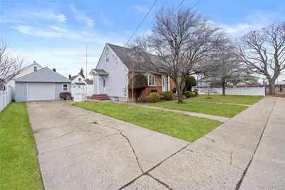 128 Rule Street, Franklin Square, NY 11010 - Photo 2