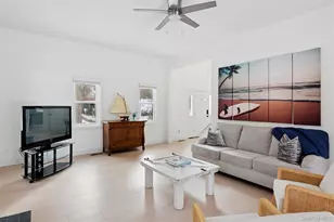 34 Starboard Rd, Hampton Bays, NY 11946 - Photo 4