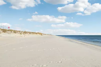 34 Greentree Court, Shirley, NY 11967 - Photo 36