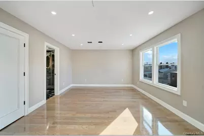 340 Doris Avenue, Franklin Square, NY 11010 - Photo 32