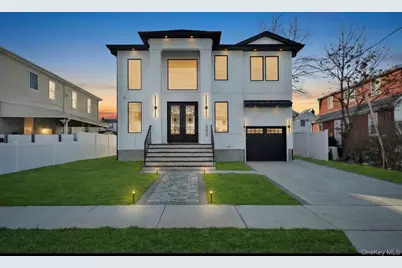 340 Doris Avenue, Franklin Square, NY 11010 - Photo 4