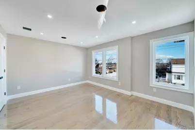 340 Doris Avenue, Franklin Square, NY 11010 - Photo 28