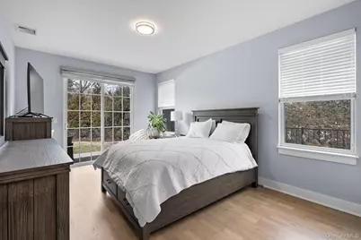 709 Breton Way, Glen Cove, NY 11542 - Photo 14