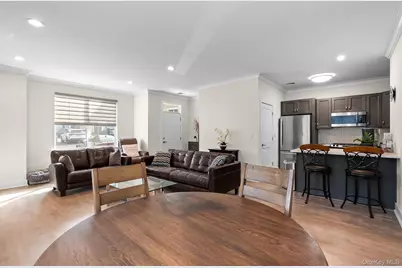 709 Breton Way, Glen Cove, NY 11542 - Photo 4