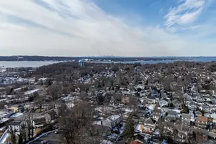 709 Breton Wy, Glen Cove, NY 11542 - Photo 30