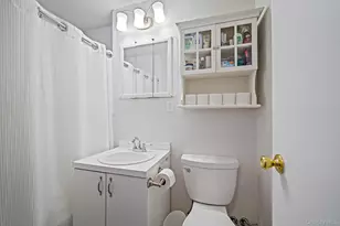 460 Old Town Rd, Port Jefferson Station, NY 11776 - Photo 12