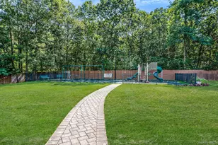 460 Old Town Rd, Port Jefferson Station, NY 11776 - Photo 16