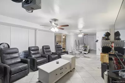 56 Park Lane, Medford, NY 11763 - Photo 4