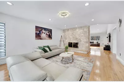 219 Carnation Drive, Farmingdale, NY 11735 - Photo 6