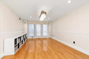 219 Carnation Dr, Farmingdale, NY 11735 - Photo 10