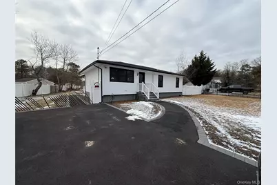 1068 Connetquot Avenue, Central Islip, NY 11722 - Photo 2