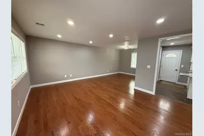 1068 Connetquot Avenue, Central Islip, NY 11722 - Photo 4