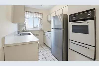 200 Atlantic Avenue #226, Lynbrook, NY 11563 - Photo 10