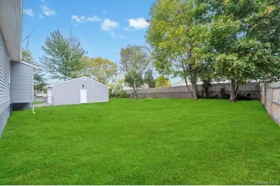 3004 New London Avenue, Medford, NY 11763 - Photo 32