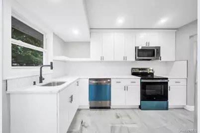 3004 New London Avenue, Medford, NY 11763 - Photo 10