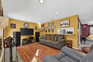 18 Hill Ln, Smithtown, NY 11787 - Photo 16