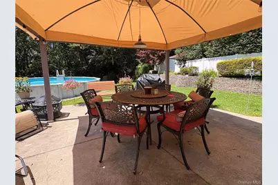 18 Hill Lane, Smithtown, NY 11787 - Photo 38