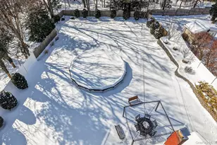 18 Hill Ln, Smithtown, NY 11787 - Photo 18