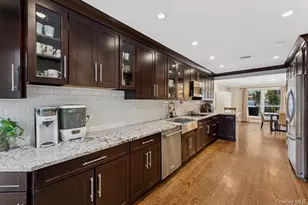 17 Windsor Gate Dr, North Hills, NY 11040 - Photo 10