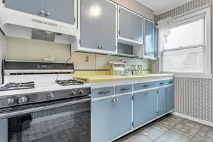 88-30 79th Ave, Glendale, NY 11385 - Photo 12