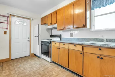 88-30 79th Avenue, Glendale, NY 11385 - Photo 6