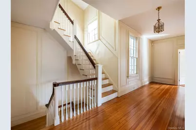 64 Plandome Court, Manhasset, NY 11030 - Photo 12