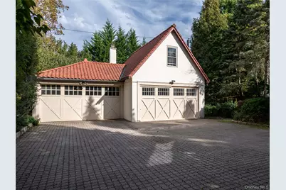 64 Plandome Court, Manhasset, NY 11030 - Photo 20