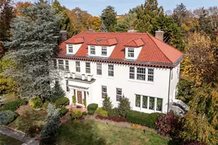 64 Plandome Ct, Manhasset, NY 11030 - Photo 2