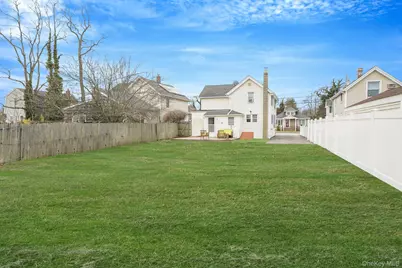 191 Smith Avenue, Islip, NY 11751 - Photo 24