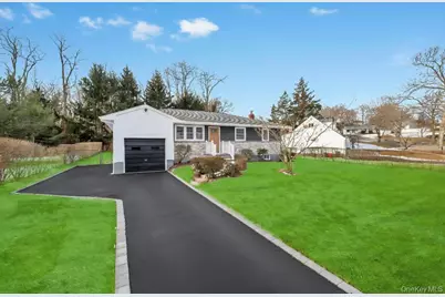 46 Ellen Place, Kings Park, NY 11754 - Photo 2