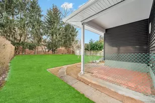 46 Ellen Pl, Kings Park, NY 11754 - Photo 4