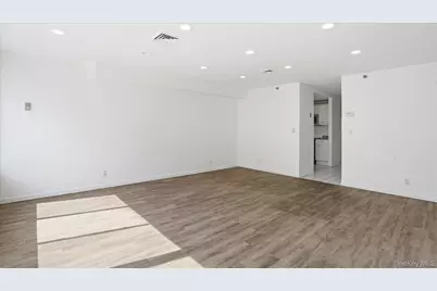 100 Cuttermill Road #4M, Great Neck, NY 11021 - Photo 6